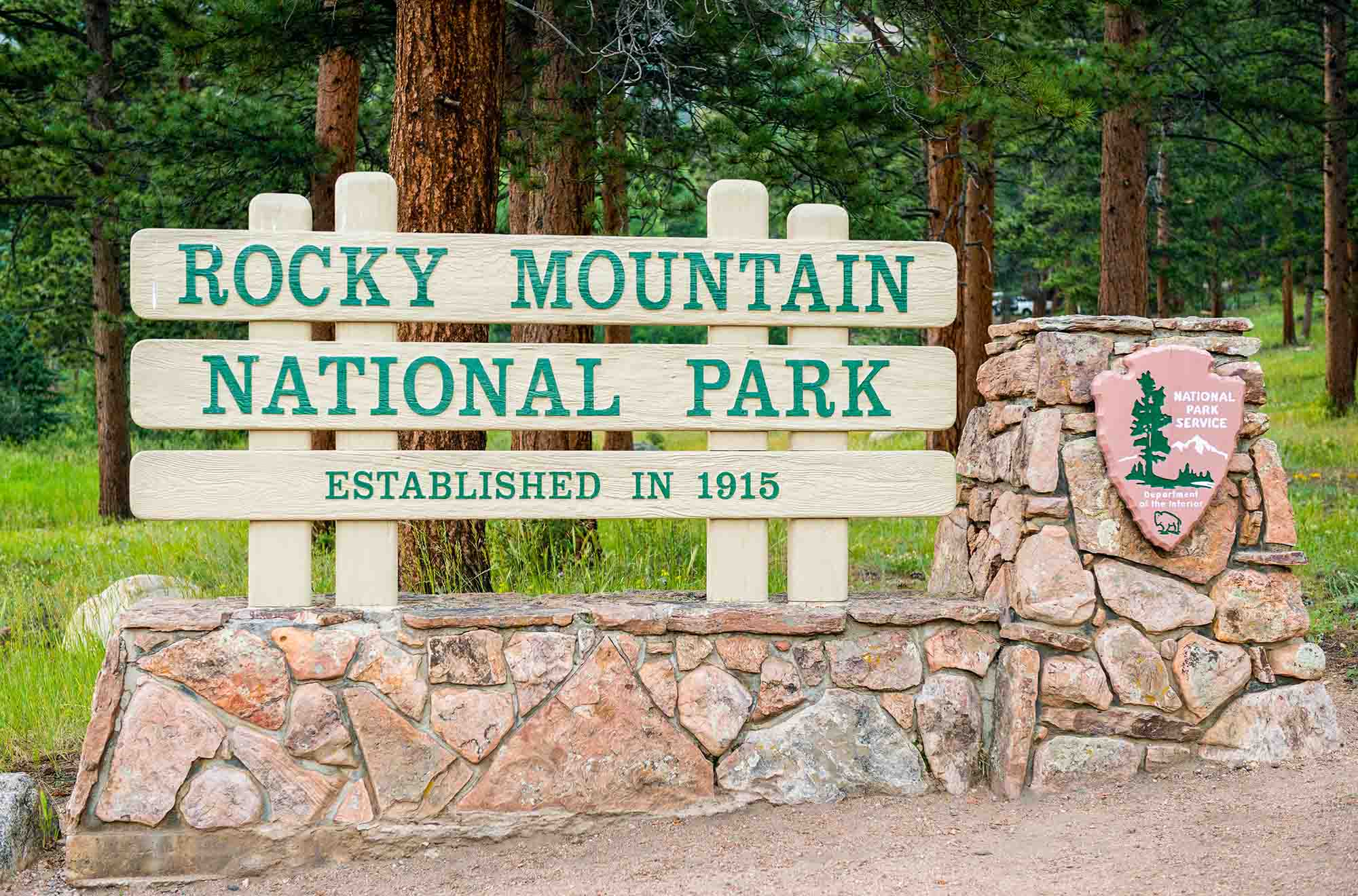Landscape of Rocky Mountain National Park featuring peaks and valley.
