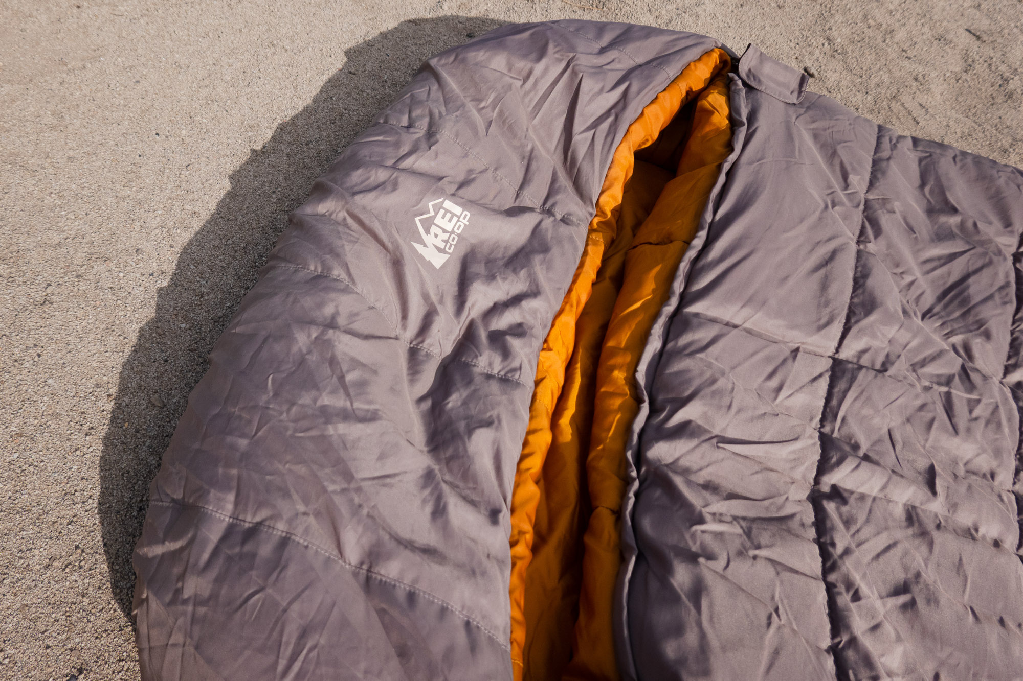 Close-up of the integrated pillow pocket in the hood of the sleeping bag.
