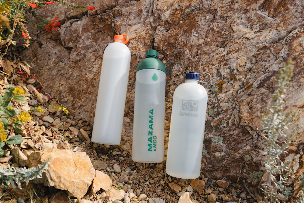 Graphic comparing the three best reusable water bottle alternatives to Smartwater.